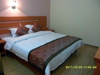 Tiandi Renhe Hotel Jinan Extérieur photo